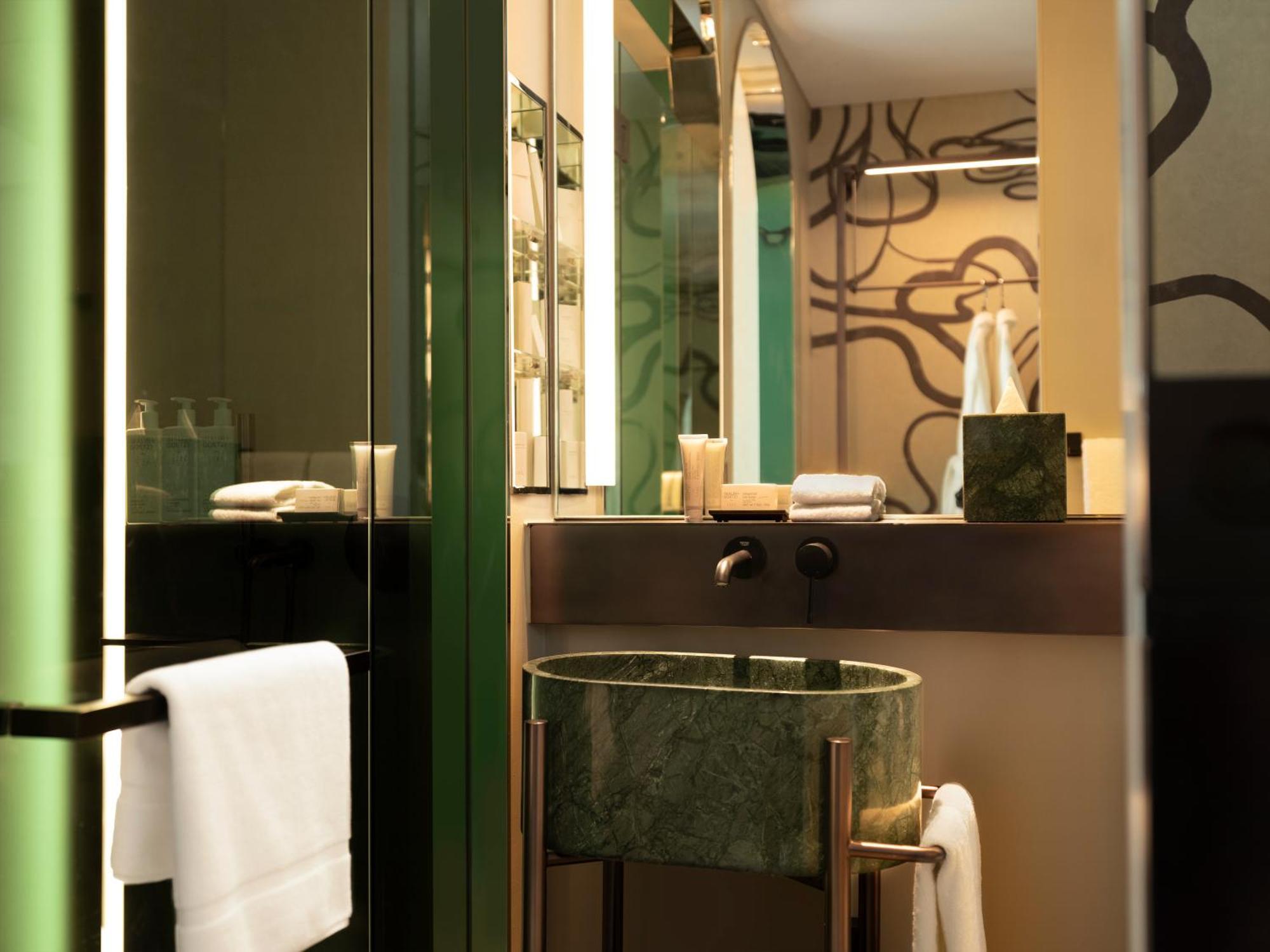 Mondrian Singapore Duxton Exterior photo Bathroom